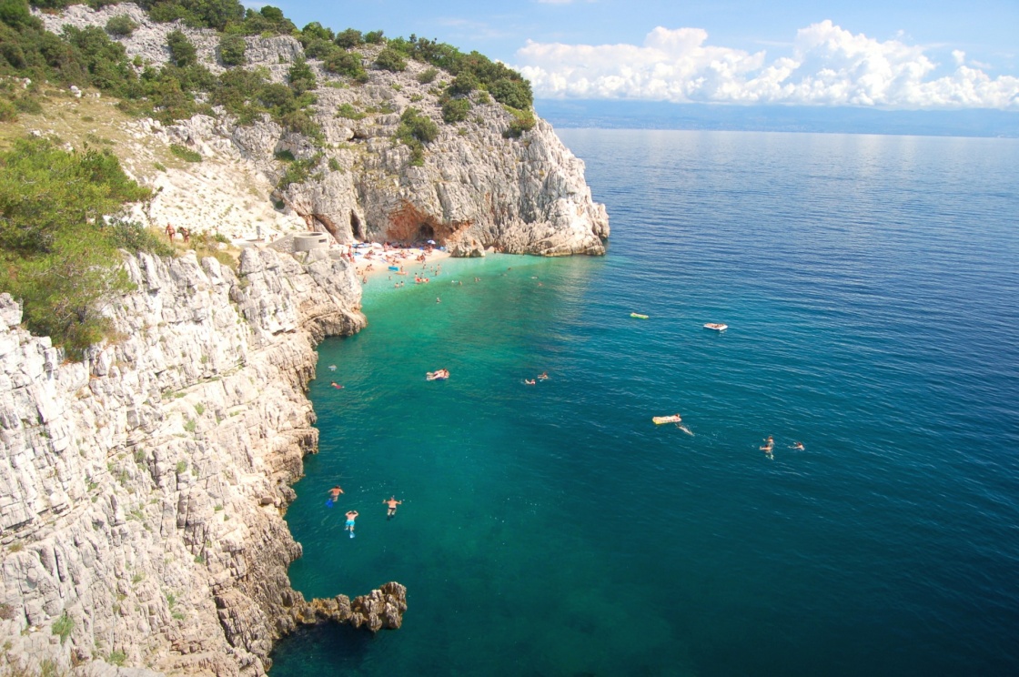'picturesque rocky croatian beach on istria peninsula' - Istria